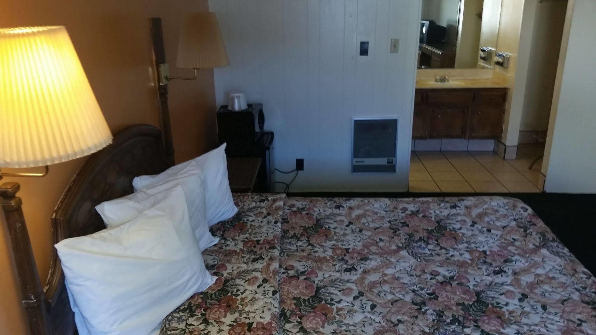 Shasta Lodgeレディング エクステリア 写真